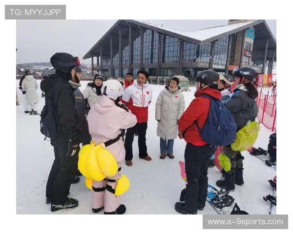 冰雪运动学院推动少儿滑雪教学的本地师资培养计划,滑雪培训中心